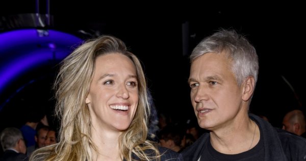 Aleksandra Żebrowska odsłoniła nogi do nieba w kusej mini. A u jej boku mąż na sportowo