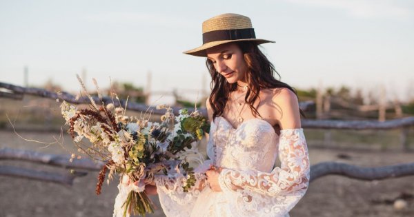 "Wymarzone boho kontra glamour teściowej – jak zaplanować swoje wesele"