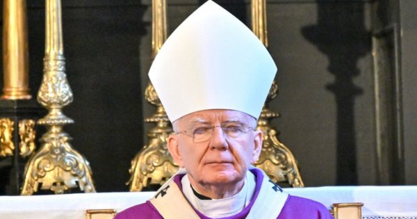 Fortuna na emeryturze. Ujawniamy, ile tysięcy miesięcznie dostanie abp Jędraszewski