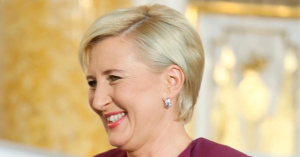 Agatka optycznie się wydłużyła. Ten prosty trik powinna znać każda niska kobieta