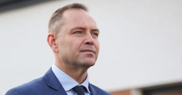 Wpadka w sztabie Karola. Nawet współpracownicy nie wierzą w jego majowy sukces  [wideo]