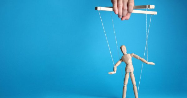 "Na własnej skórze poczułem różnicę miedzy miłością a kontrolą. Zamiast marzenia sennego dziewczyna zaserwowała mi koszmar"