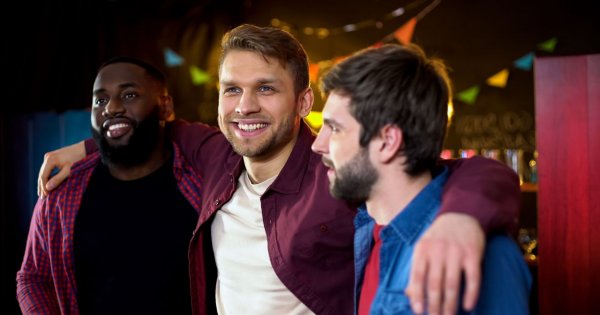 "Zaprosiłem kuzynkę na kawalerski. Teściowa zagroziła, że odwoła ślub"