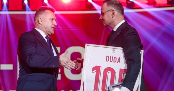 Andrzejek brylował na imprezie PZPN. Jego zachowanie wywołało memy [wideo]