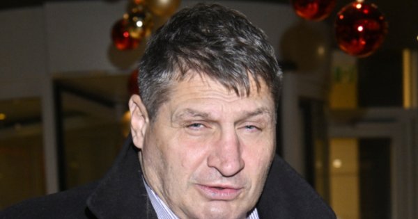 Dawno niewidziany Andrzej Gołota wskoczył w liliową koszulę. Do twarzy mu