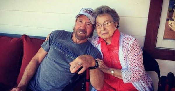 Mama Chucka Norrisa nie żyje. Wilma Norris miała 103 lata. "Urodziła legendę"