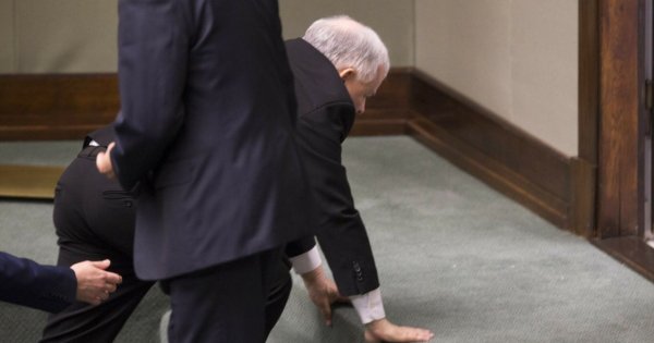 Starszy pan stracił plakietkę nietykalności. W końcu się doigrał. Wideo z jego reakcją hitem sieci