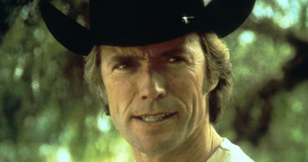 94-letni Clint Eastwood wciąż jest w formie. Tak dziś wygląda ikona Hollywood. Zapozował z piękną córką i wnukiem [zdjęcia]