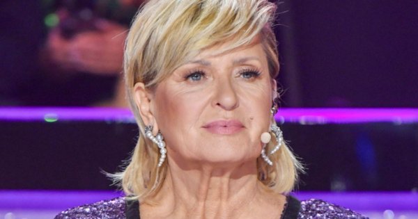 Ewa Kasprzyk przeszła metamorfozę - w czarnych włosach jej nie do twarzy. Przecieraliśmy oczy ze zdumienia