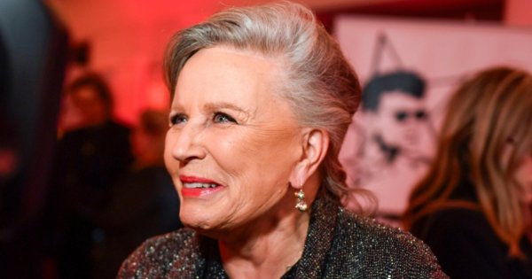 Krystyna Janda dosłownie zabłysła na gali. Stylizacja 72-latki to inspiracja dla dojrzałych kobiet