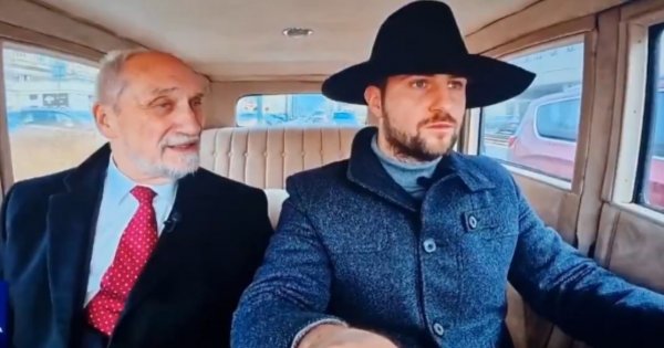 Antoni i dziennikarz stacji "R" odpalili wrotki. Stwierdzili, że są śledzeni przez drugie auto. Należało do ich telewizji [wideo i memy]