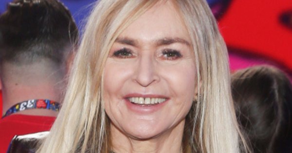 68-letnia Monika Olejnik w stylizacji dla nastolatki. Niestety, tym modnym strojem nie odjęła sobie lat