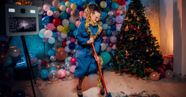 "Zaprosiłam znajomych na Sylwestra, a oni zrobili z mojego domu śmietnik. Sprzątam już trzeci dzień"
