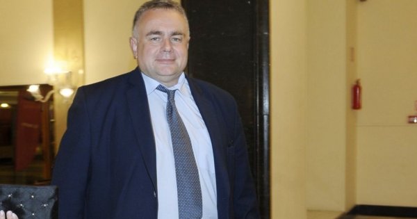 Tomek z TV "R" znów żebrze o spore datki. Tym razem twierdzi, że potrzebują ochrony, bo czują się zagrożeni [memy]
