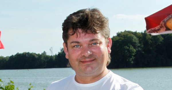 Zenek Martyniuk to synek mamusi. Pani Teresa wciąż robi śniadania 55-latkowi