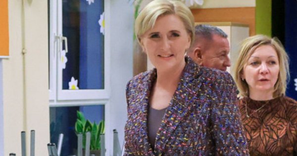 Agata od Andrzeja nie popisała się stylizacją. Zaburzone proporcje, a od tych wzorów można dostać oczopląsu