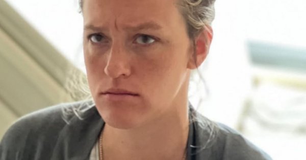 Aleksandra Żebrowska znów odsłoniła to, co skrywa się pod odzieniem. "Zdjęcie z czasów karmienia"