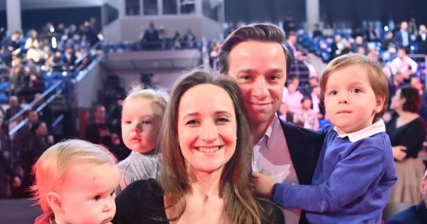 Krzysztof Bosak wyznał bez ogródek, gdzie odesłałby dzieci z tęczowych rodzin. Internauci bez litości: "Ideologiczna obsesja"