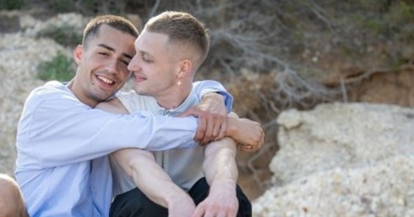 Max i Eugene z "Love Never Lies" wielokrotnie się zdradzali. Fani są zniesmaczeni, bo panowie wciąż są razem