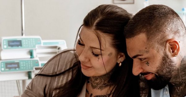 Deynn relacjonuje poród. Pokazała zdjęcia z porodówki. Kiedy ona miała skurcze, Majewski słodko spał [dużo zdjęć]