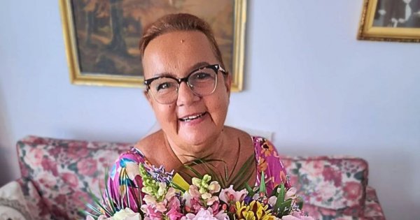 Izabela Zeiske zadała szyku na komunii w Wałczu. Koronka w kolorze baby blue odjęła jej lat