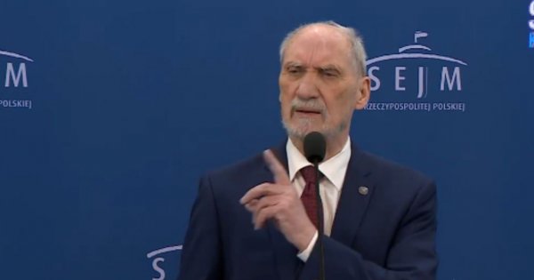 Zakręcony Antoni zaliczył wpadkę. Zapomniał nazwy klubu, pomylił ją z własnym i pomieszał fakty [wideo]