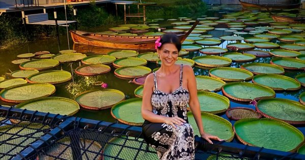 Filigranowa Maja Rutkowski wślizgnęła się w neonowe bikini i pokazała przyjemne widoczki. 40-latka jest w życiowej formie