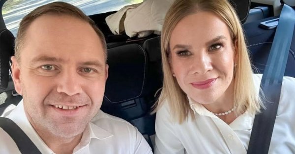 Marta i Karol zadali szyku z rodzinką. Wraz z rozanielonymi dziećmi szeroko się uśmiechali