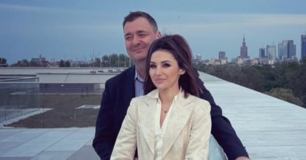 Jacek Rozenek po raz trzeci został mężem. Jego młodziutka żona w bieli prezentuje się zjawiskowo [dużo zdjęć]