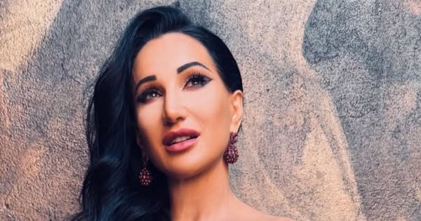 Justyna Steczkowska wygina się na scenie w obcisłej zbroi. Fani przecierają oczy z zachwytu: "To jest człowiek guma!" [zdjęcia]