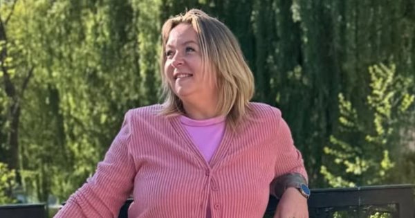 Klaudia Klimczyk zaszalała z włosami. Fryzjer gwiazd bezlitośnie punktuje: "Krócej i z większym melanżem"