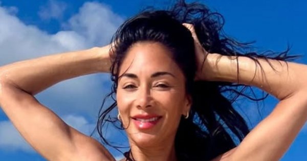 Nicole Scherzinger odsłoniła sylwetkę w pełnej krasie. 46-latka wygląda o 20 lat młodziej