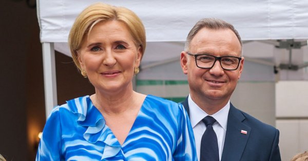 Niespodziewany powrót Agaty Dudy na salony. Totalnie odmieniona skradła show [zdjęcia]