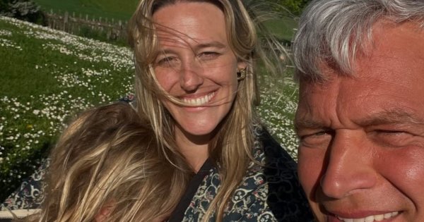 Ola Żebrowska zapozowała topless i złożyła mężowi życzenia urodzinowe. Zdjęcie bez koszulki zachwyciło fanów