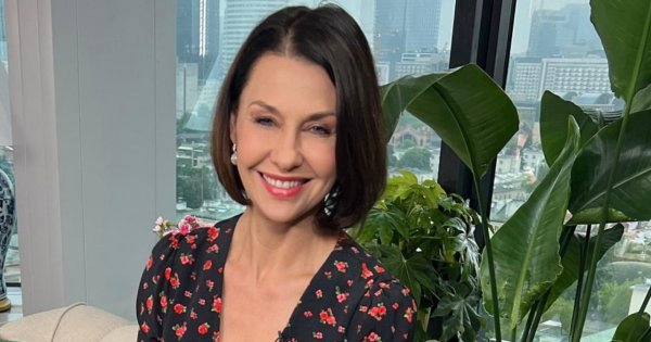 Anna Popek odsłoniła nogi jak do nieba. 56-latla w stroju kąpielowym wygląda jak rasowa modelka