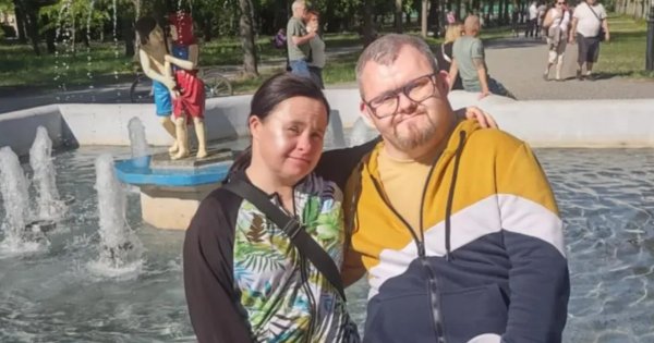 Poznali się w programie "Down the road". Teraz wzięli ślub. Daria wyglądała pięknie w koronkowej sukni ślubnej
