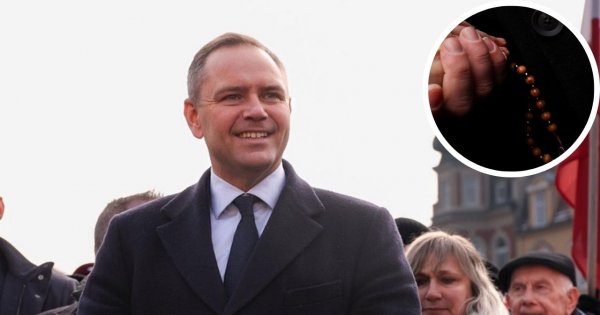 Bogobojny Karol dodał fotkę z różańcem i podziękował za modlitwy. Antyfan ustawił go do pionu — sarkastyczną rymowanką