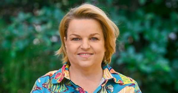 Katarzyna Bosacka uciekła z kraju u boku nowego męża. Fani poruszeni do łez: "Zasłużyła pani na to szczęście" [zdjęcie]