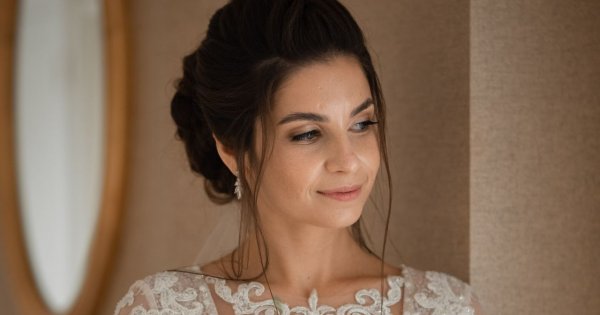 Nowa moda wśród kobiet. Biorą śluby same ze sobą