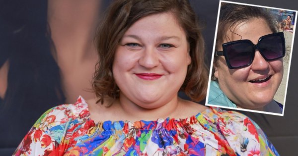 Dominika Gwit wskoczyła w fioletowy kostium kąpielowy. Jej dekolt do pasa pobudził fanów