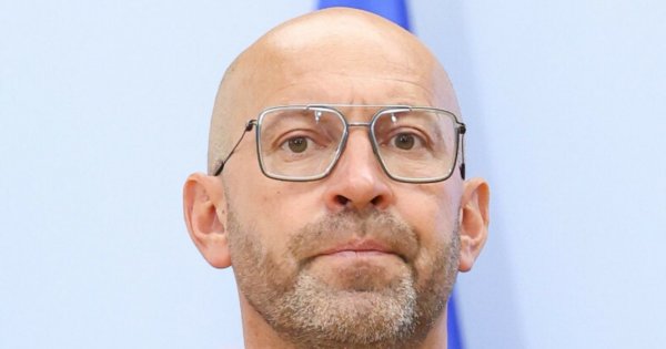 Jakub zajmie się sportem. Nazywany jest Pitbullem Donka, a widzowie znają go z "Idola"