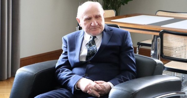 Pół Polski czeka na tę wiadomość. Czy pan Józef, najstarszy maturzysta w Polsce, zdał maturę?