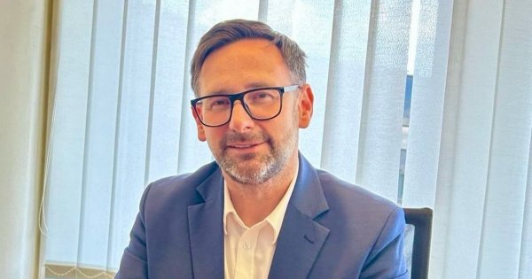 Szczerozłoty Daniel zapomniał, że jest na antenie na żywo. Poleciała taka wiązanka, że boki zrywać [wideo]