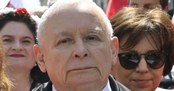 Pobraliśmy aplikację Biało-Czerwoni. Z pustego to i Salomon nie naleje [recenzja]