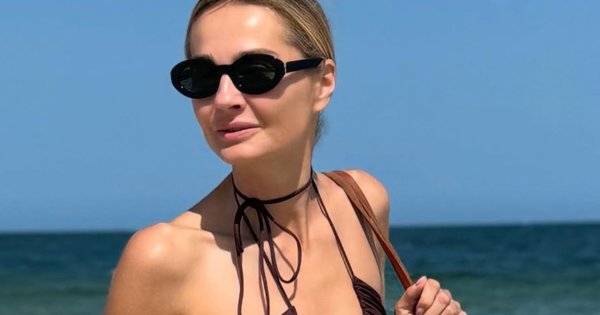 Małgorzata Socha zachwyca figurą w wyciętym stroju. Zadała szyku nad Bałtykiem, eksponując swoje wdzięki