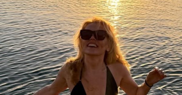 Dorota Chotecka w bikini pokazała ciało 59-letniej bogini. Fani do tej pory zbierają szczęki
