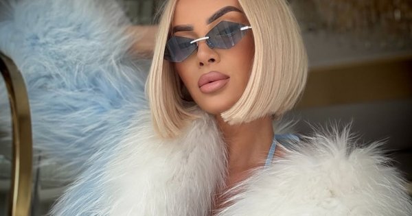 Rozgogolona Izabela Macudzińska świeci powiększonymi atutami w Tajlandii. "Królowa życia" funduje córce zabawę, która budzi grozę?