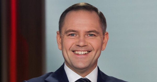 Wstydliwa wpadka Karola Nawrockiego w Kanale Zero. Znowu zrobił to na wizji, a kamery uchwyciły wszystko [wideo]