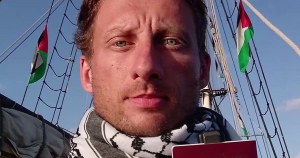 "Głodzili nas, szczuli psami" - Franek Sterczewski ujawnia, co dokładnie działo się w areszcie w Izraelu