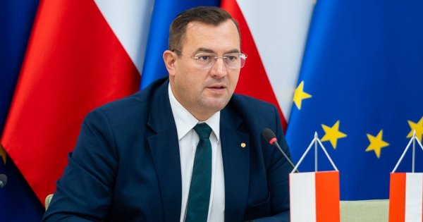 Minister nie wytrzymał i uciekł. To, co działo się w nocy w hotelu poselskim, przechodzi ludzkie pojęcie